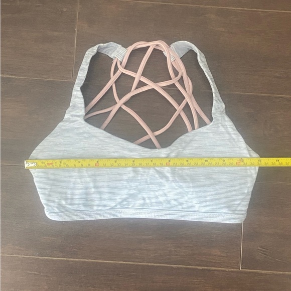 Lululemon Gray Stripes with Pink Straps Free to Be Bra Size 4 - Picture 2 of 8